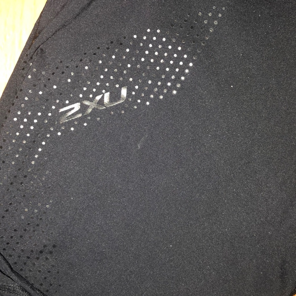 2XU Women’s Mid-Rise Compression Tight Black - Picture 3 of 4